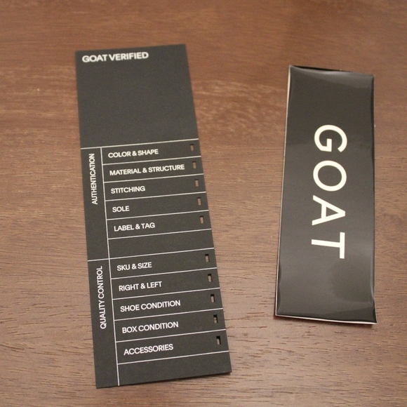 Yeezy 700 - Picture 4 of 5